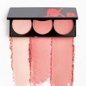 BETTY BOOP Blush Palette in You’re a Peach”